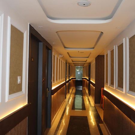 Hotel Gold Stone Kanpur Exterior foto