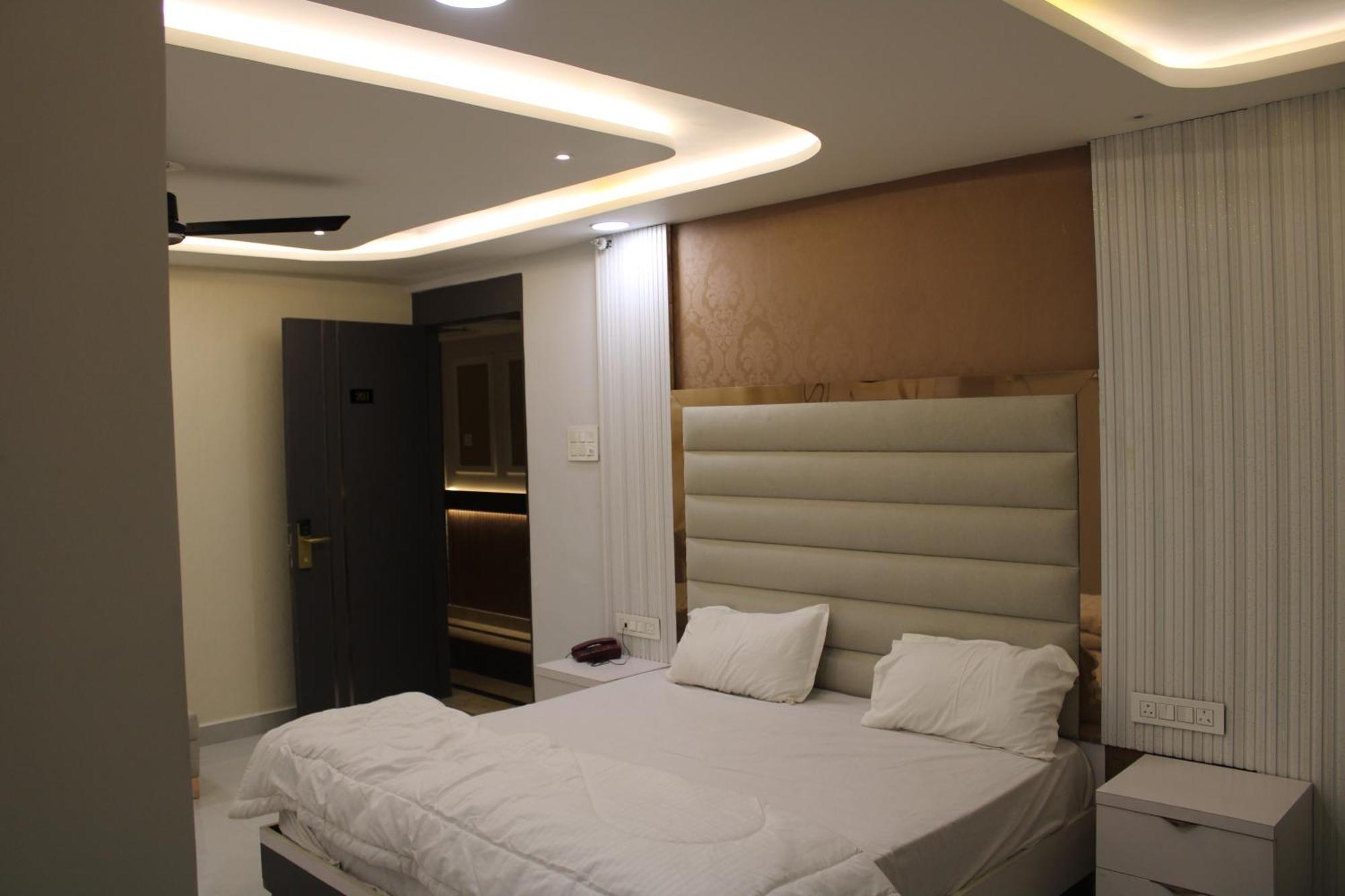 Hotel Gold Stone Kanpur Exterior foto