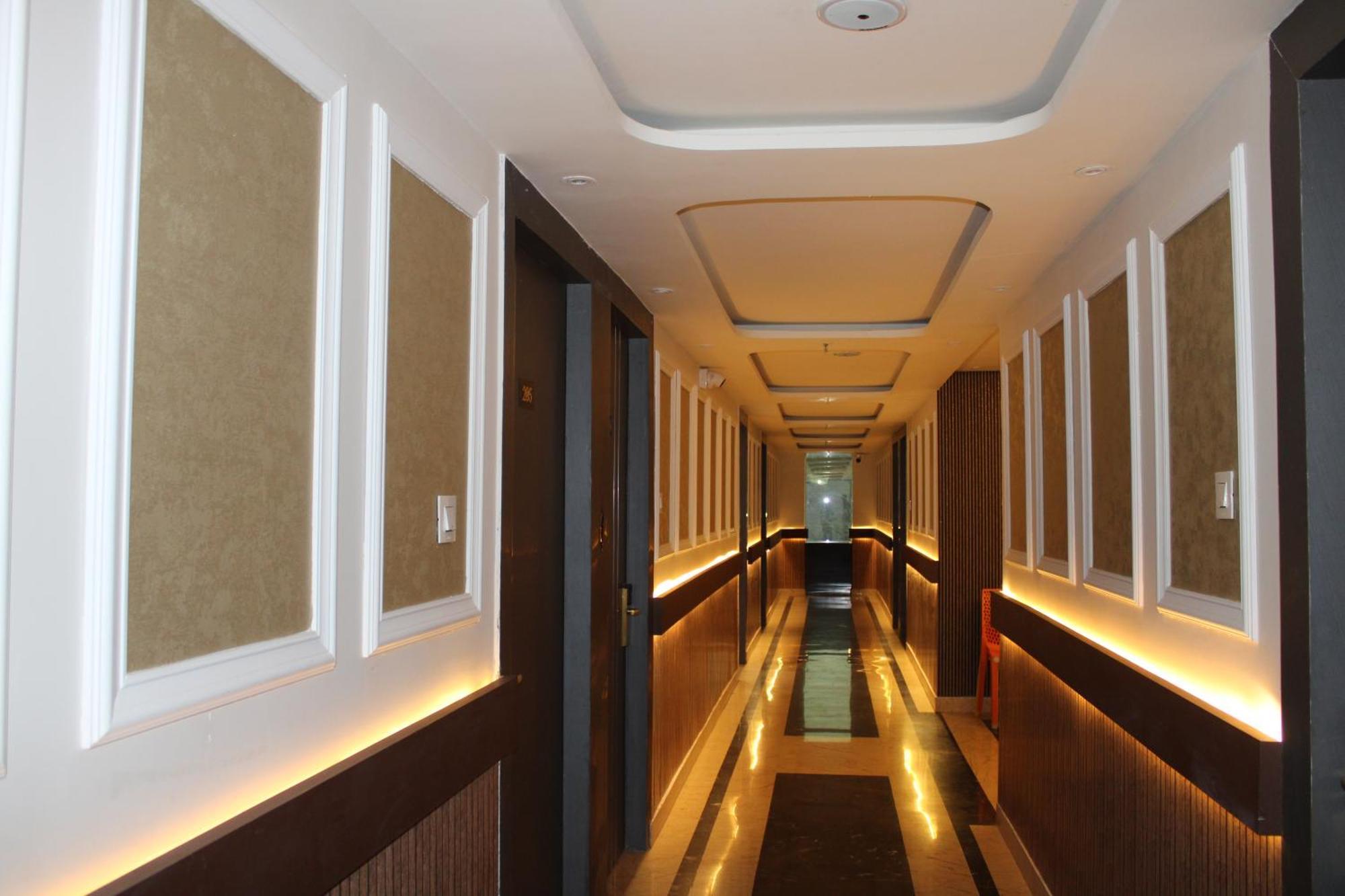 Hotel Gold Stone Kanpur Exterior foto