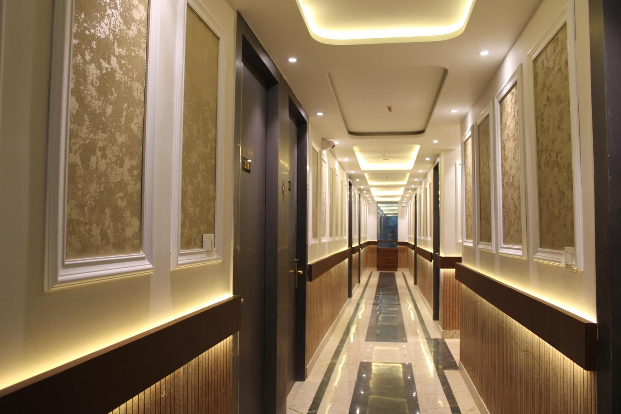 Hotel Gold Stone Kanpur Exterior foto