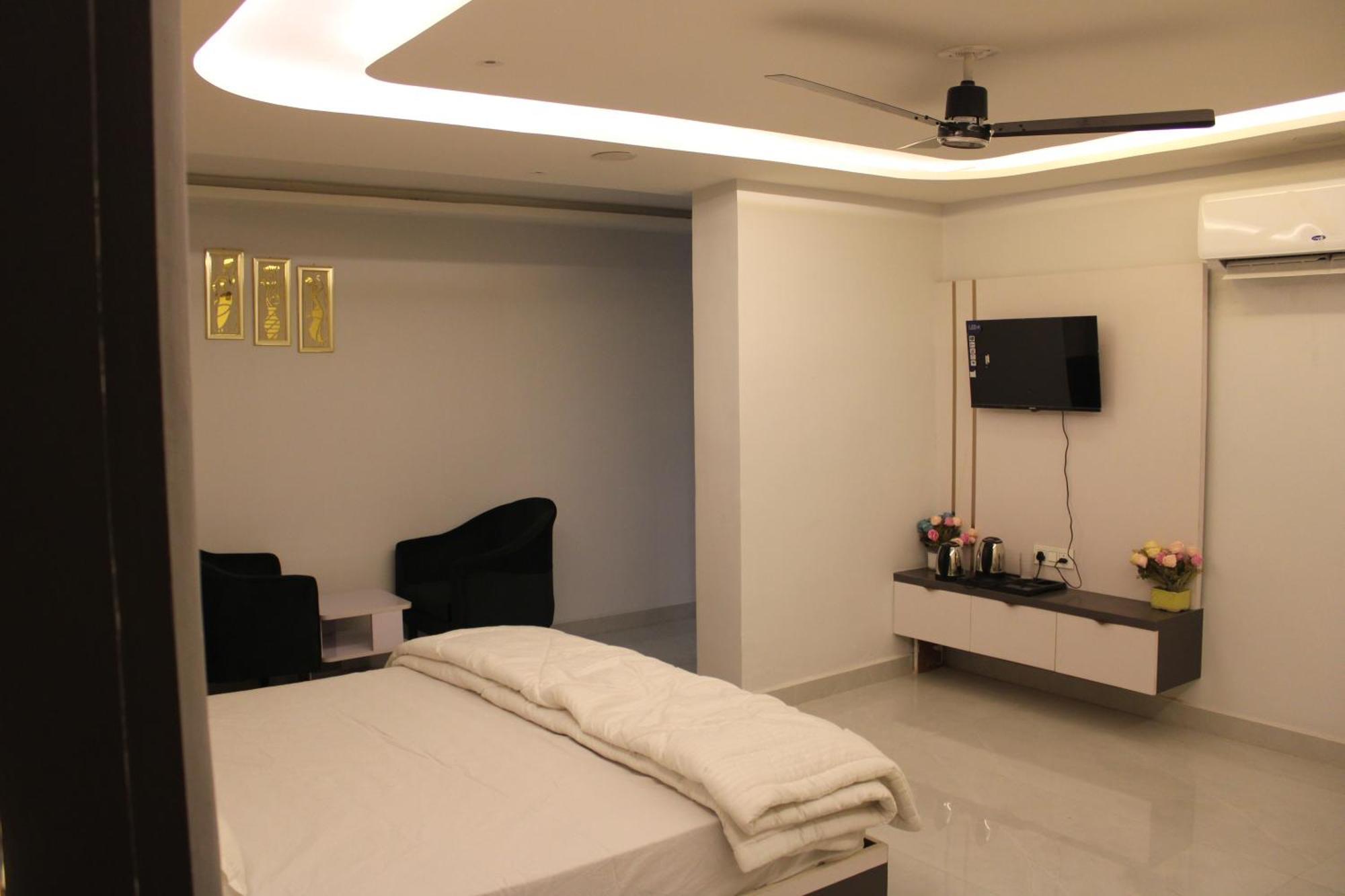 Hotel Gold Stone Kanpur Exterior foto